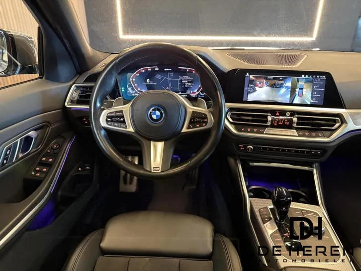 BMW 3 Series Touring 2022 photo 2