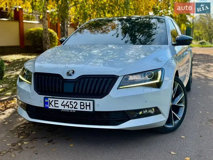Skoda Superb 2019 photo 4