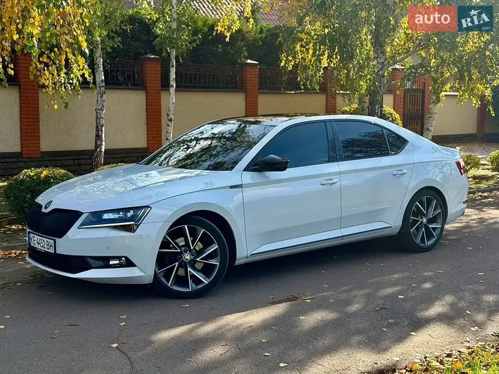Skoda Superb 2019 photo 3