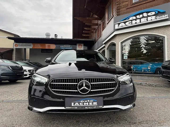 Mercedes-Benz E-Class 2022 photo 2