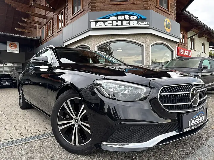 Mercedes-Benz E-Class 2022 photo 3