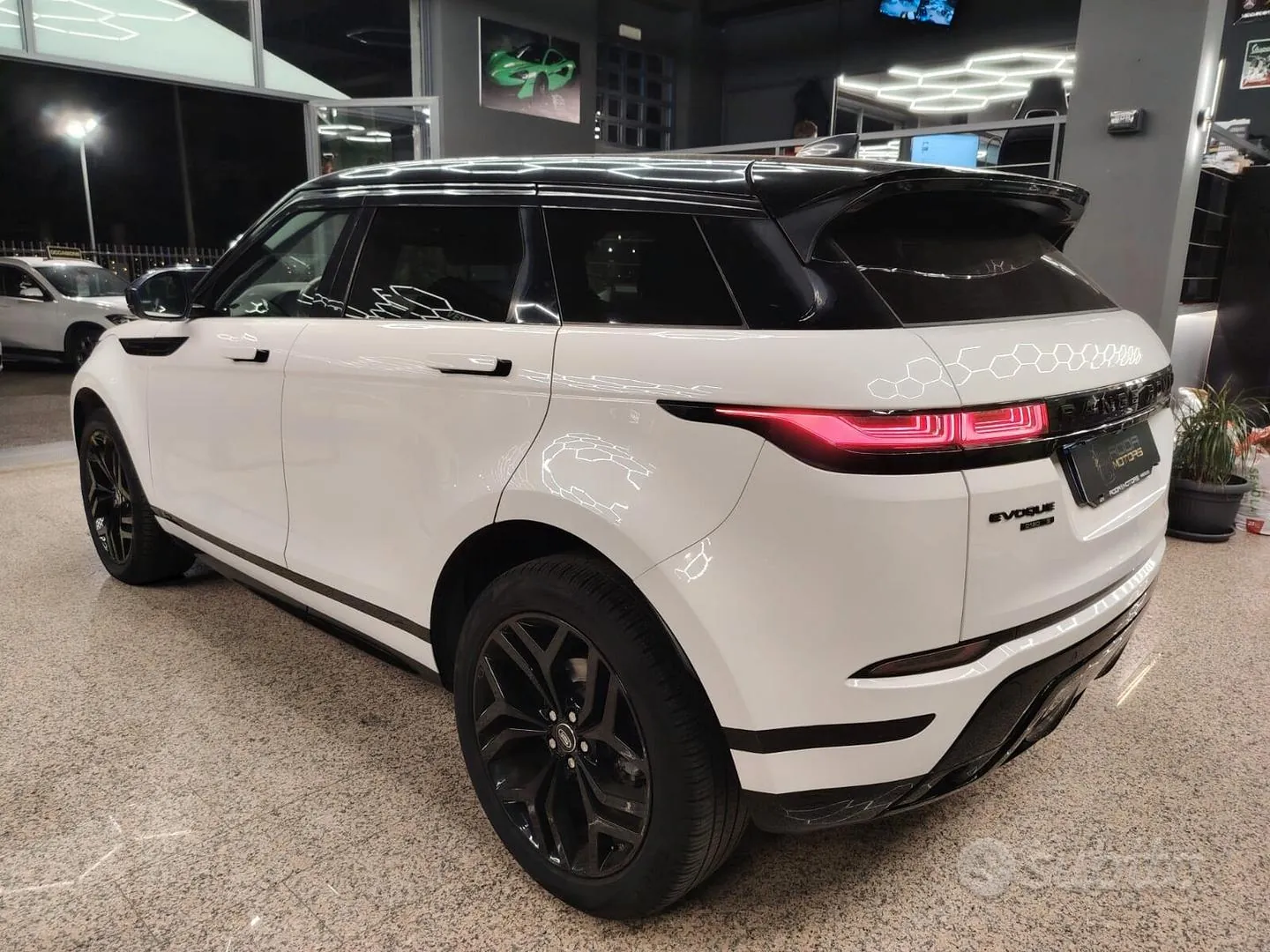 Land Rover Range Rover Evoque 2019 photo 4