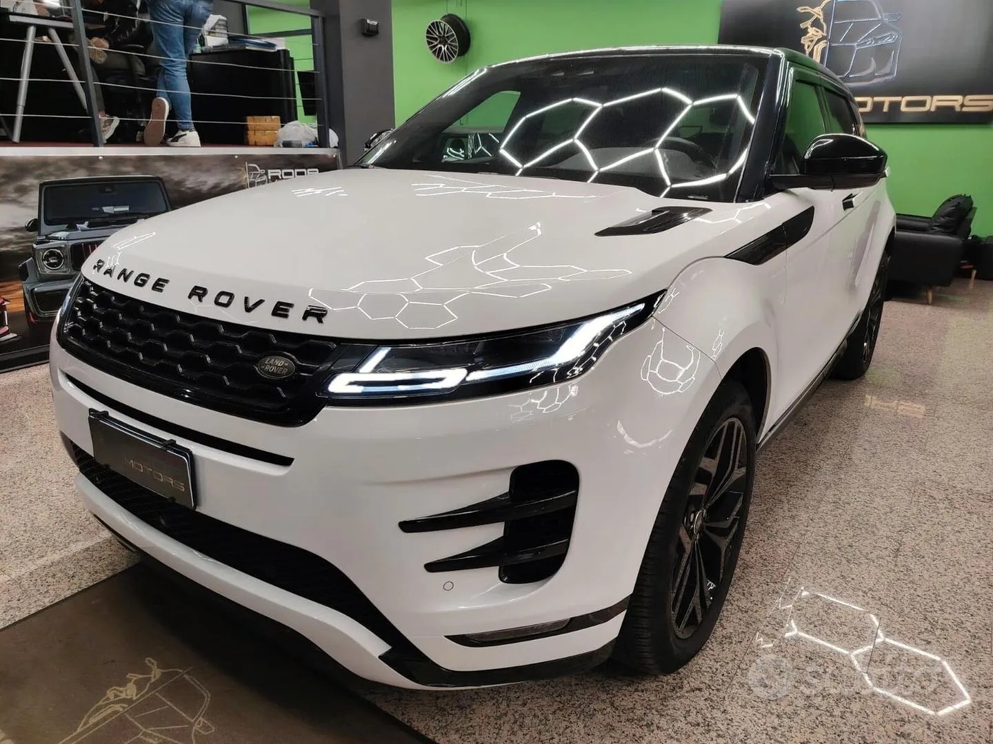 Land Rover Range Rover Evoque 2019 photo 2