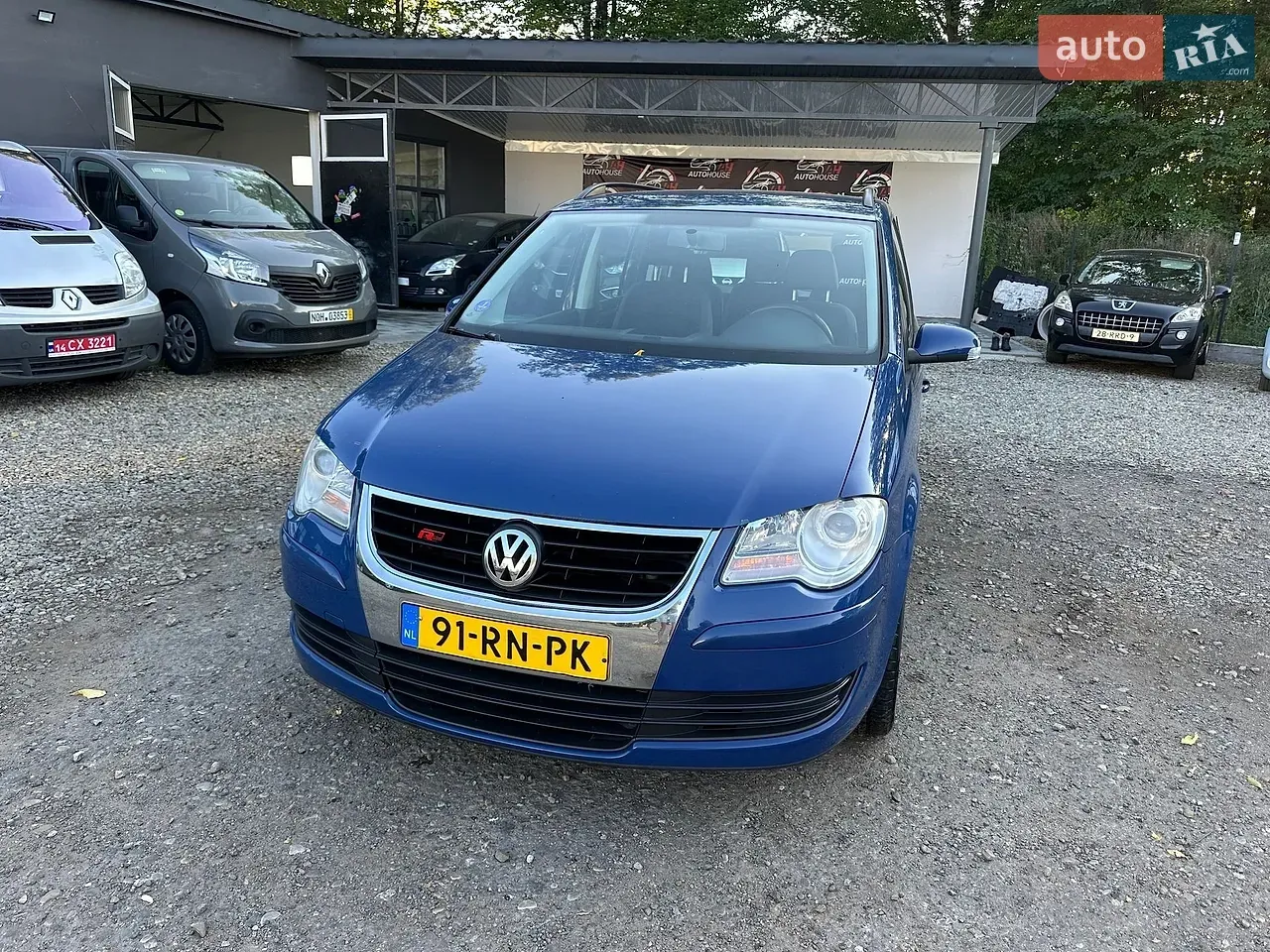 Volkswagen Touran 2009 photo 4