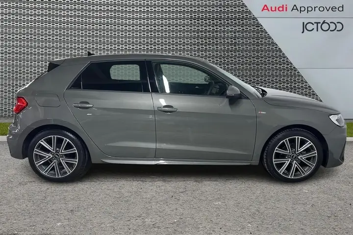 Audi A1 2025 photo 4