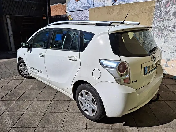 Toyota Verso 2012 photo 3