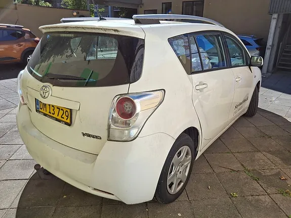 Toyota Verso 2012 photo 4
