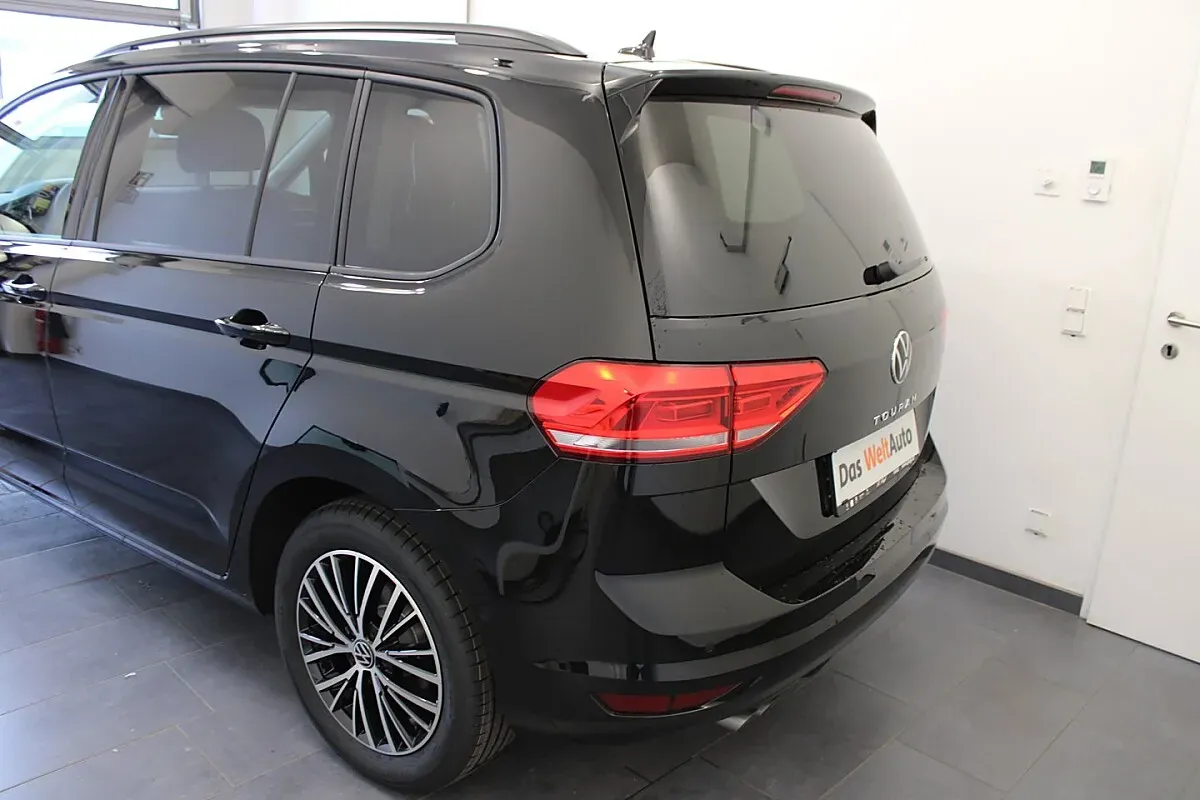 Volkswagen Touran 2026 photo 3