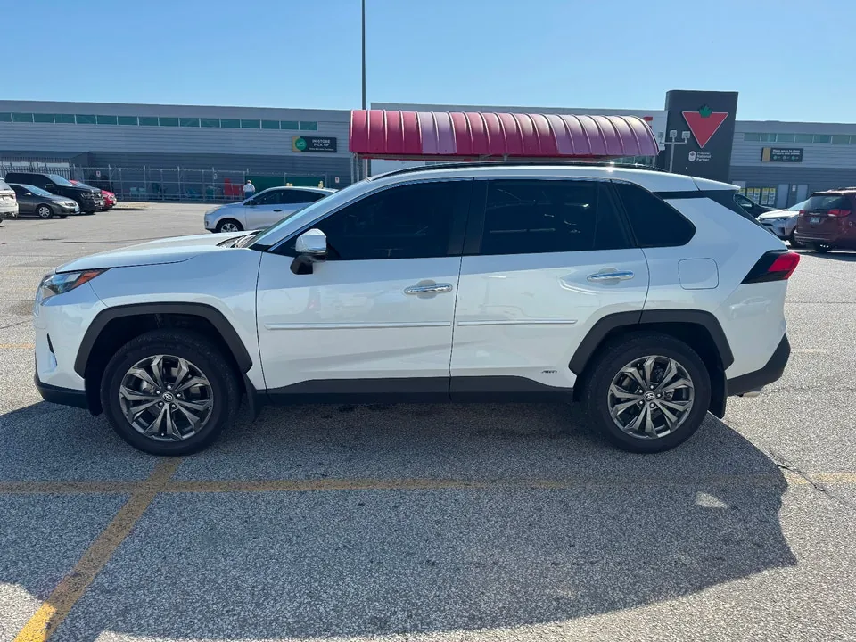 Toyota Rav4 2024 photo 3