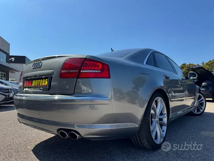 Audi S8 2009 photo 5