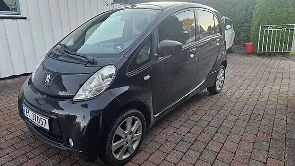 Peugeot Ion 2011 photo 2