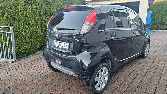 Peugeot Ion 2011 photo 5