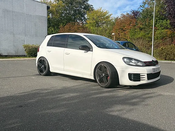 Volkswagen Golf Vi 2010 photo 3