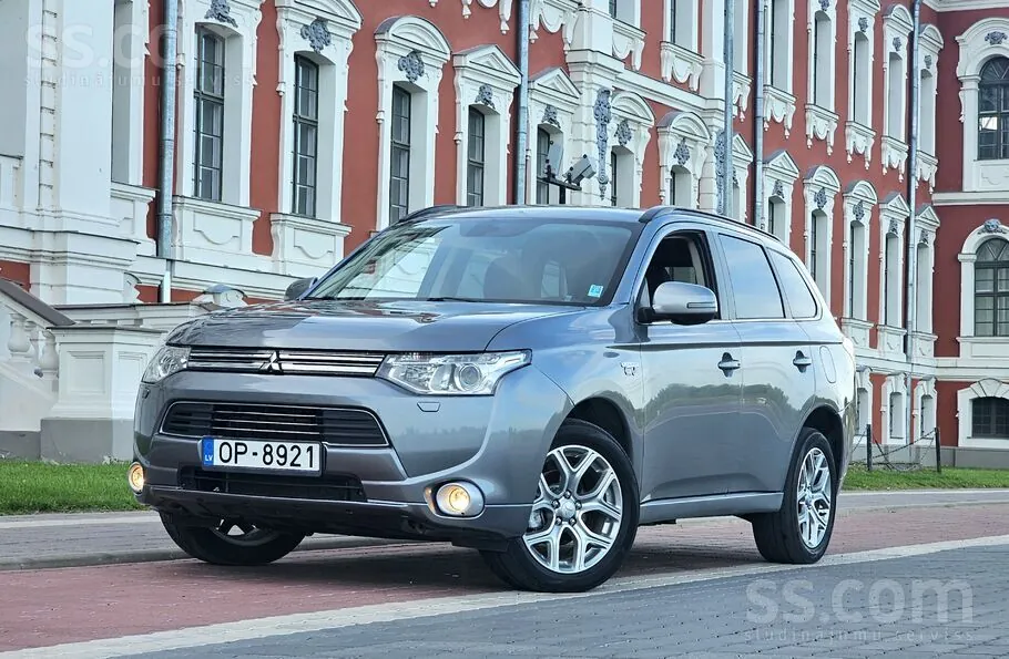 Mitsubishi Outlander 2014 photo 2