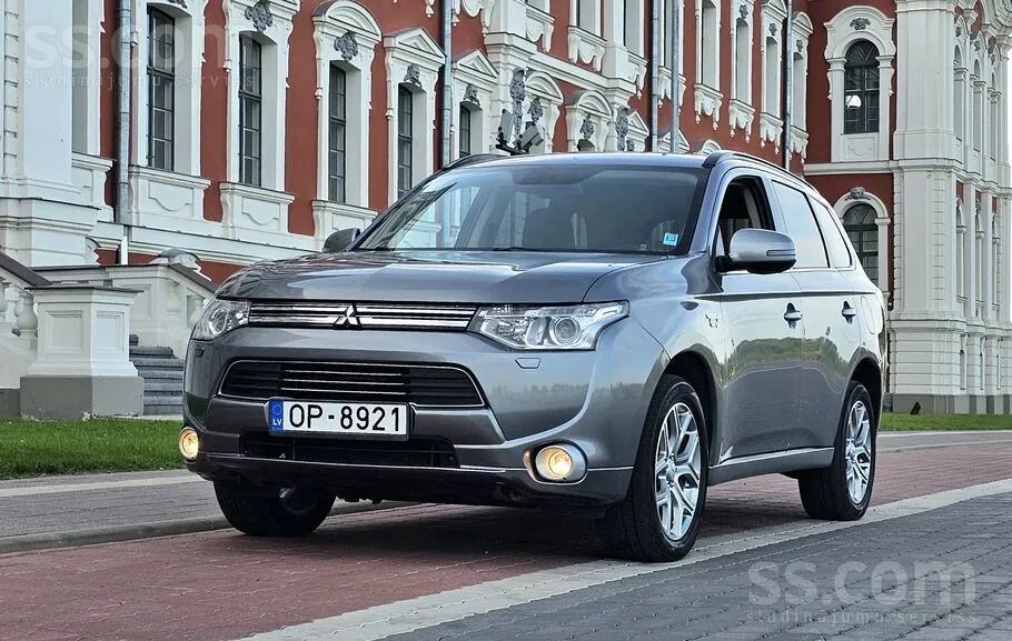 Mitsubishi Outlander 2014 photo 3