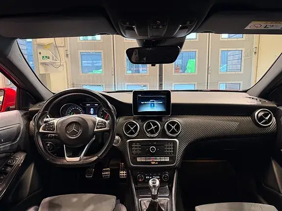 Mercedes-Benz A 180 2018 photo 5