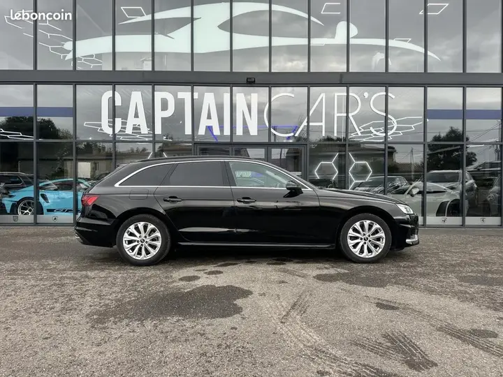 Audi A4 2022 photo 2