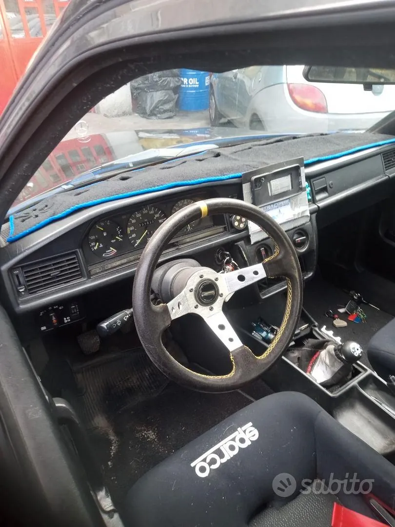 Mercedes-Benz 190 1988 photo 2