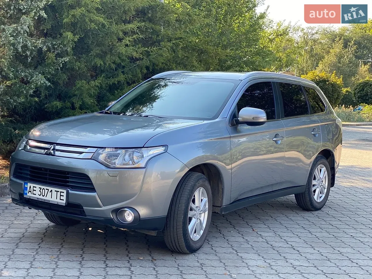Mitsubishi Outlander 2014 photo 4