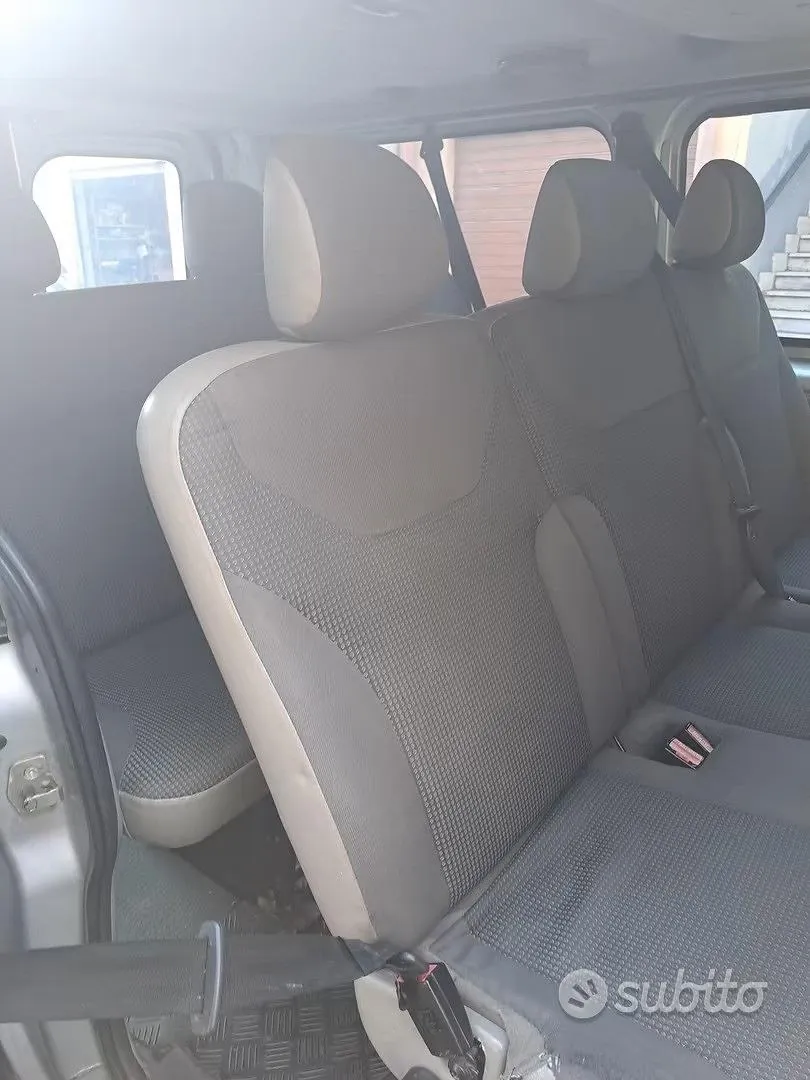 Opel Vivaro 2009 photo 5