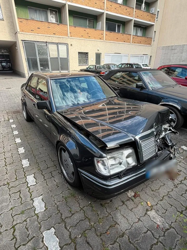 Mercedes-Benz W124