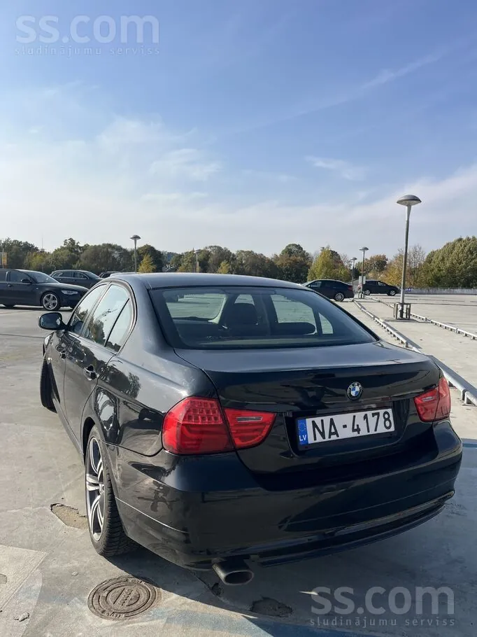 BMW 316 2010 photo 4