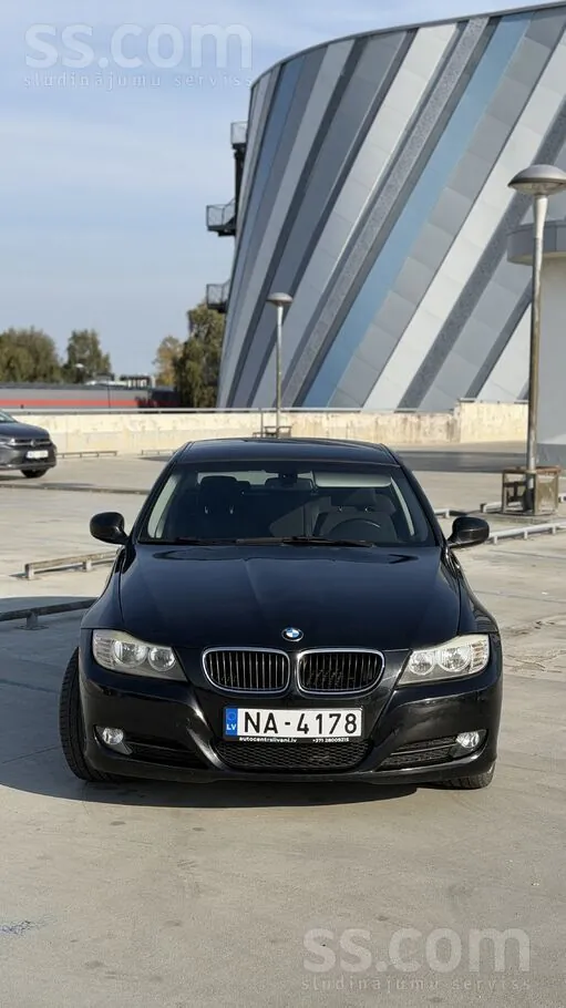 BMW 316 2010 photo 2