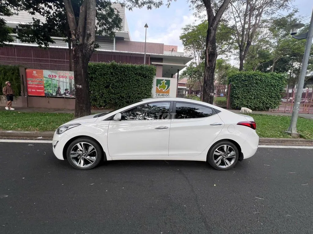 Hyundai Elantra 2015 photo 4