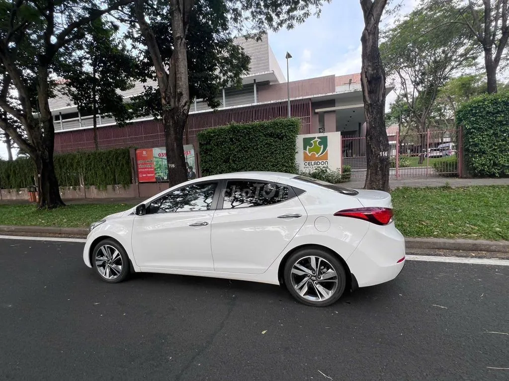 Hyundai Elantra 2015 photo 2
