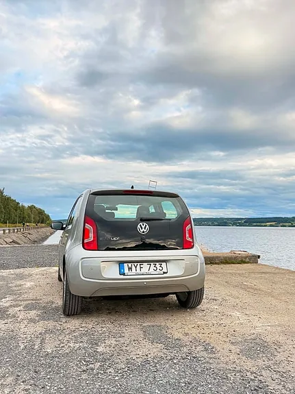 Volkswagen Up 2016 photo 2
