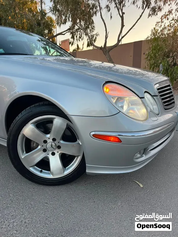 Mercedes-Benz E-Class 2004 photo 4