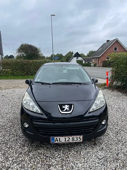 Peugeot 207 2010 photo 2