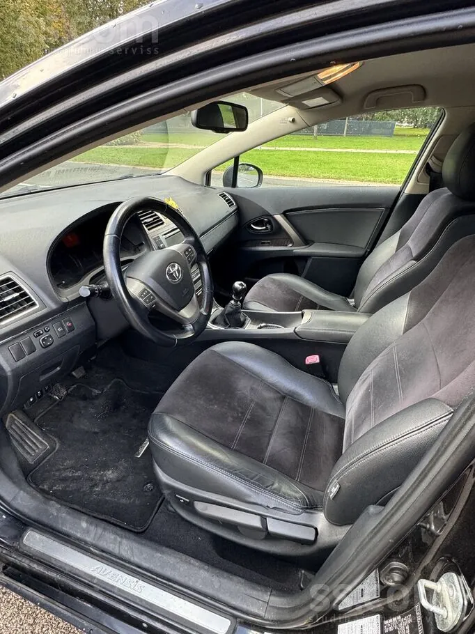 Toyota Avensis 2012 photo 5