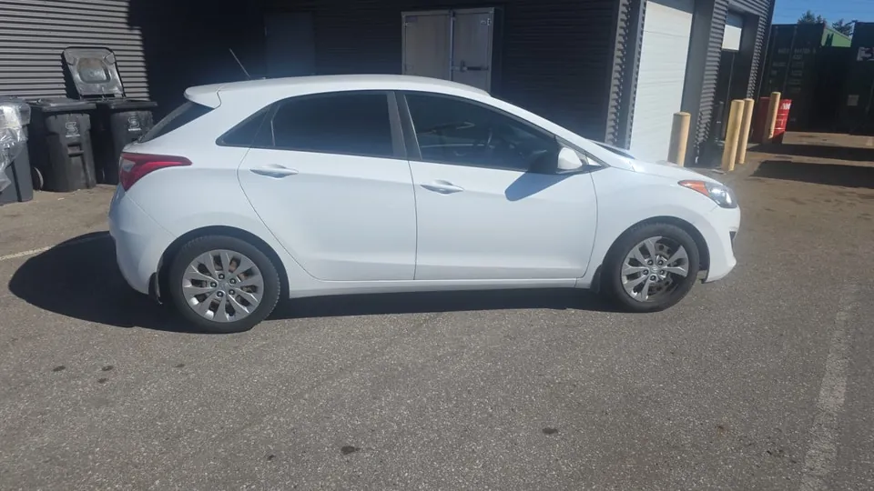 Hyundai Elantra 2016 photo 3