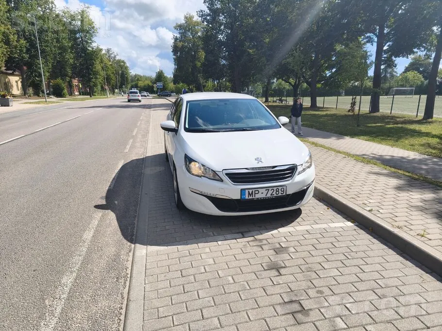 Peugeot 308 2015 photo 3