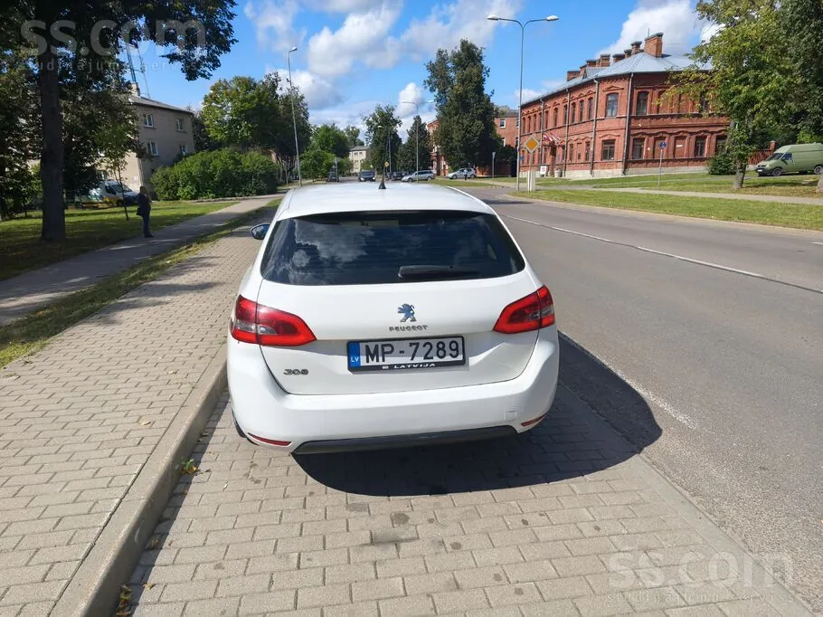 Peugeot 308 2015 photo 2
