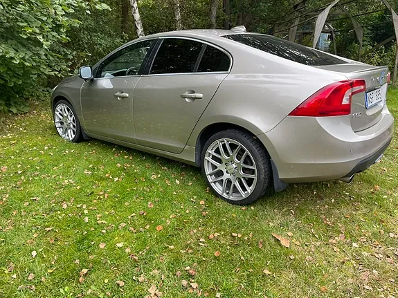Volvo S60 2011 photo 3