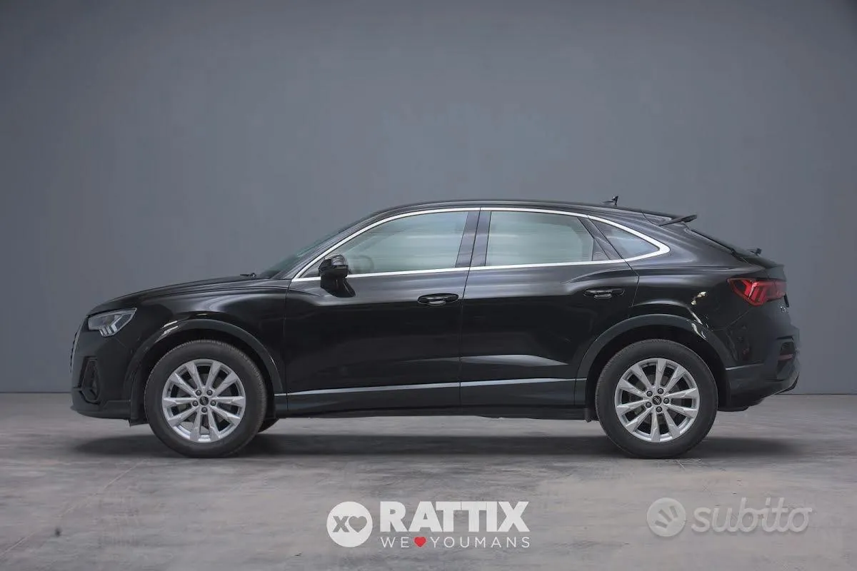 Audi Q3 2023 photo 2