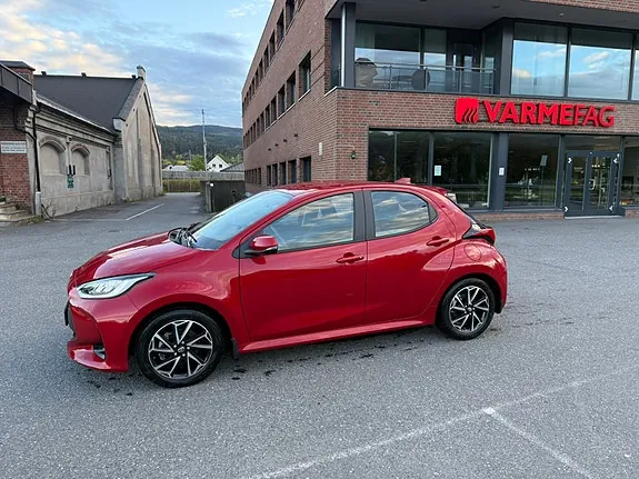 Toyota Yaris 2022 photo 2