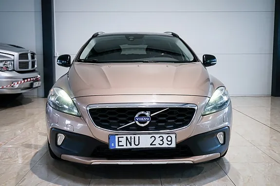Volvo V40 Cross Country 2013 photo 2