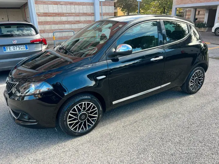 Lancia Ypsilon 2020 photo 2