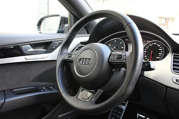 Audi A8 2016 photo 5