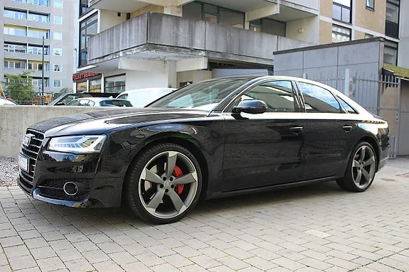 Audi A8 2016 photo 2