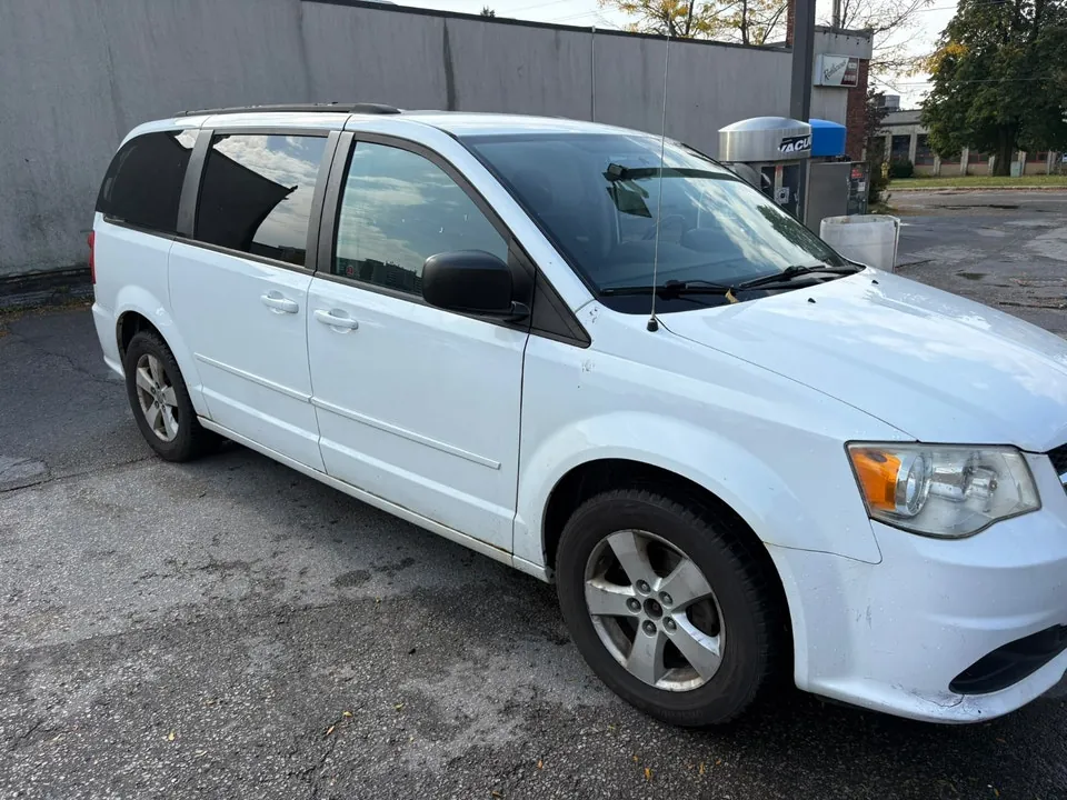 Dodge Grand Caravan 2014 photo 2