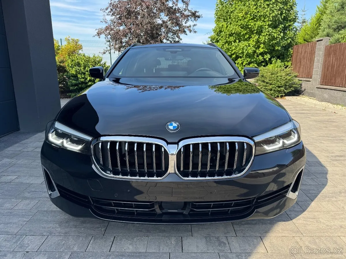 BMW 5 2023 photo 2