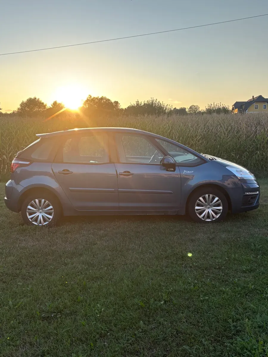 Citroen C4 Picasso 2011 photo 3
