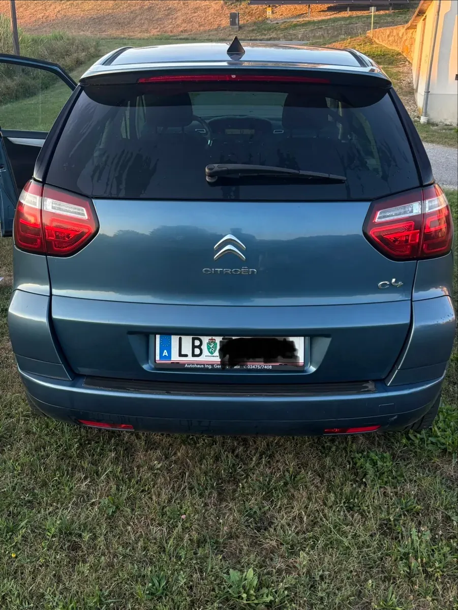 Citroen C4 Picasso 2011 photo 2