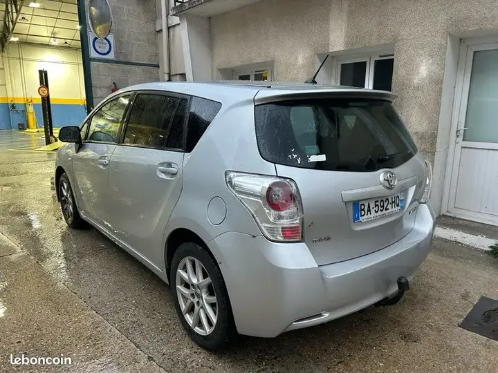 Toyota Verso 2010 photo 3