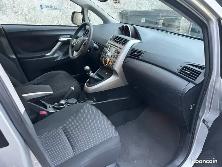 Toyota Verso 2010 photo 5
