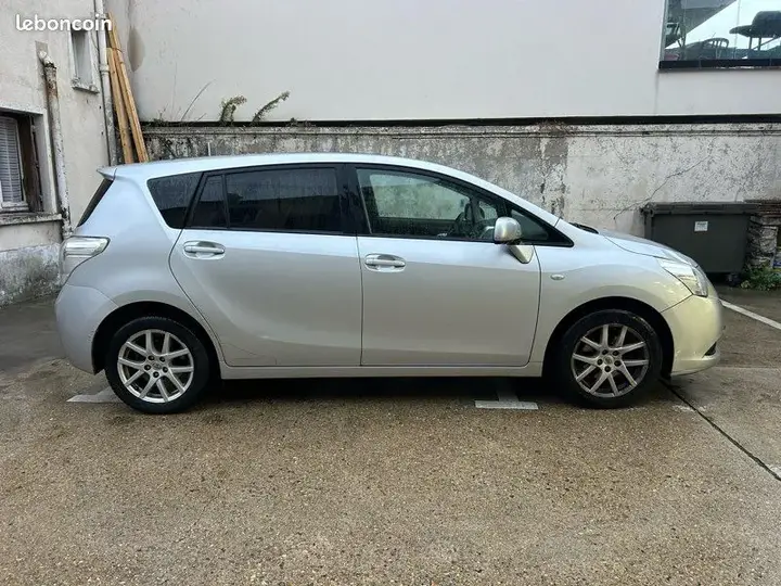 Toyota Verso 2010 photo 4